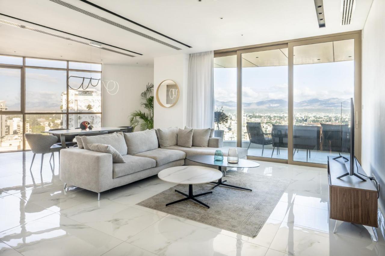 360 Nicosia - Luxury Apartment Panoramic View Buitenkant foto