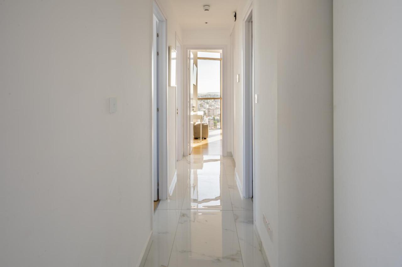 360 Nicosia - Luxury Apartment Panoramic View Buitenkant foto